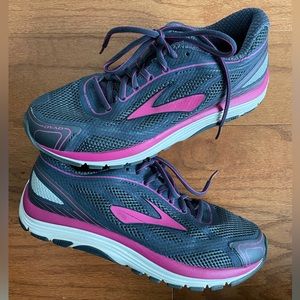 Brooks Dyad 9 Women’s Running Shoe